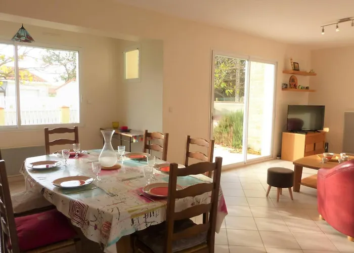 Br000-057 4 Pieces 6 Couchages Sur Вилла *